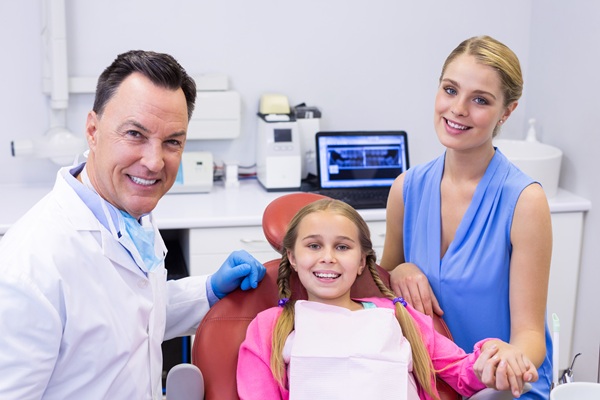 How A Pediatric Dentist Approaches Teeth Whitening